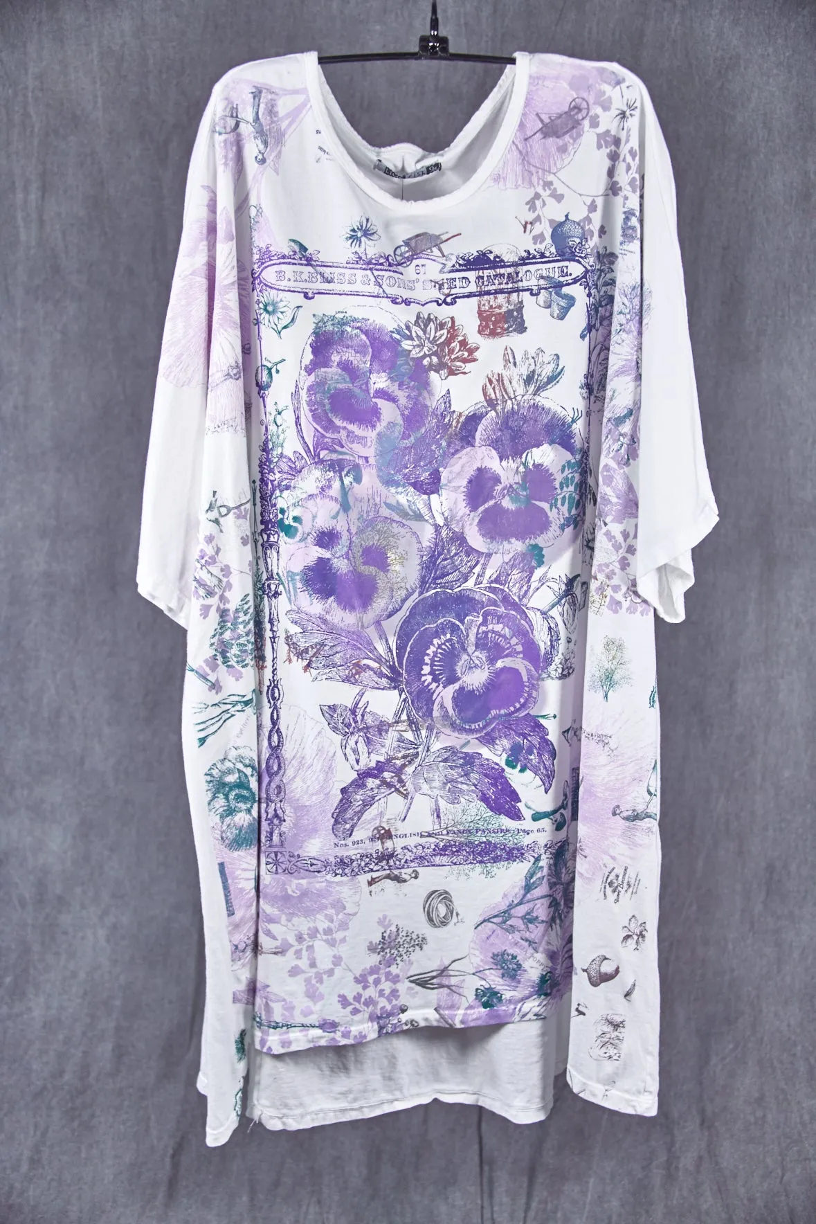 1255 Art Tee White Flower Garden
