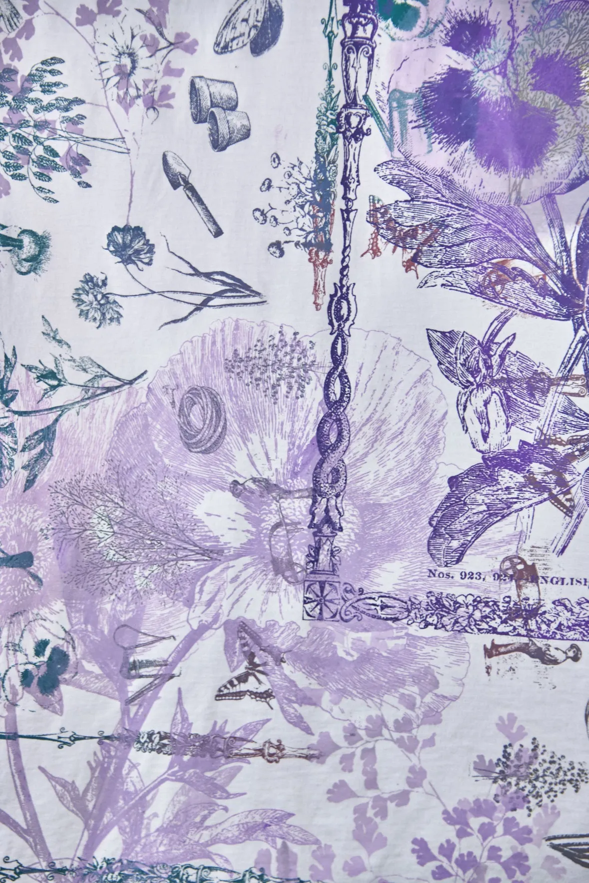 1255 Art Tee White Flower Garden