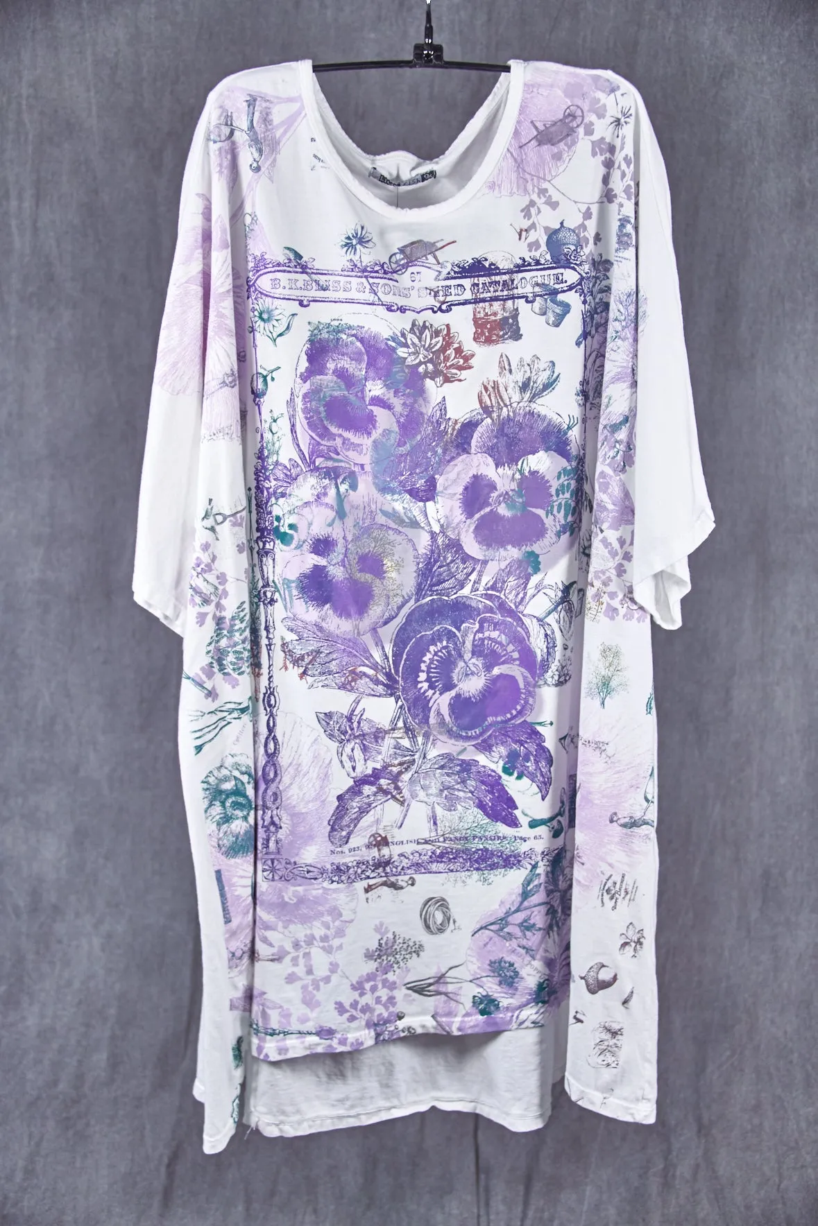 1255 Art Tee White Flower Garden