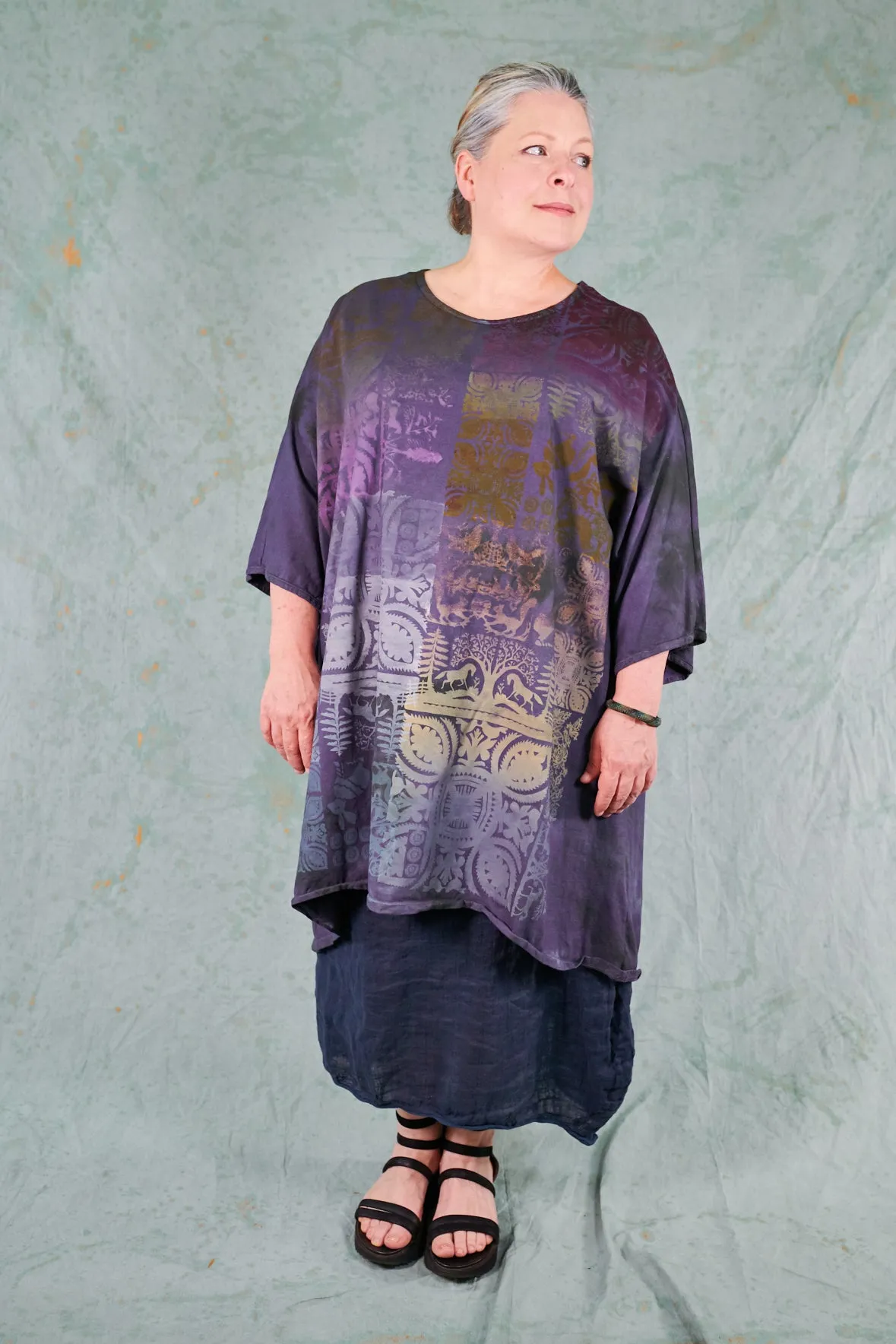 1255HD Kitchen Art Tunic- Grey Storm Animalia-P