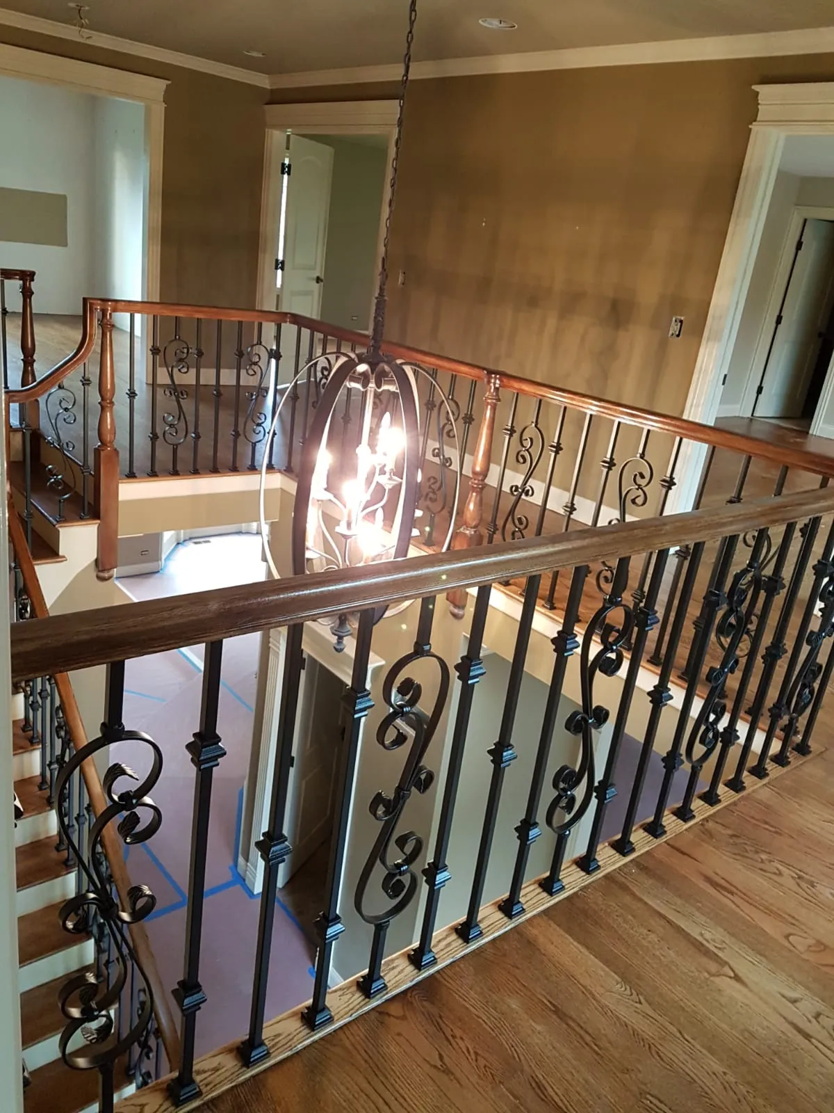 2857 Series MEGA-2KNUC Double Knuckle Mega Iron Baluster