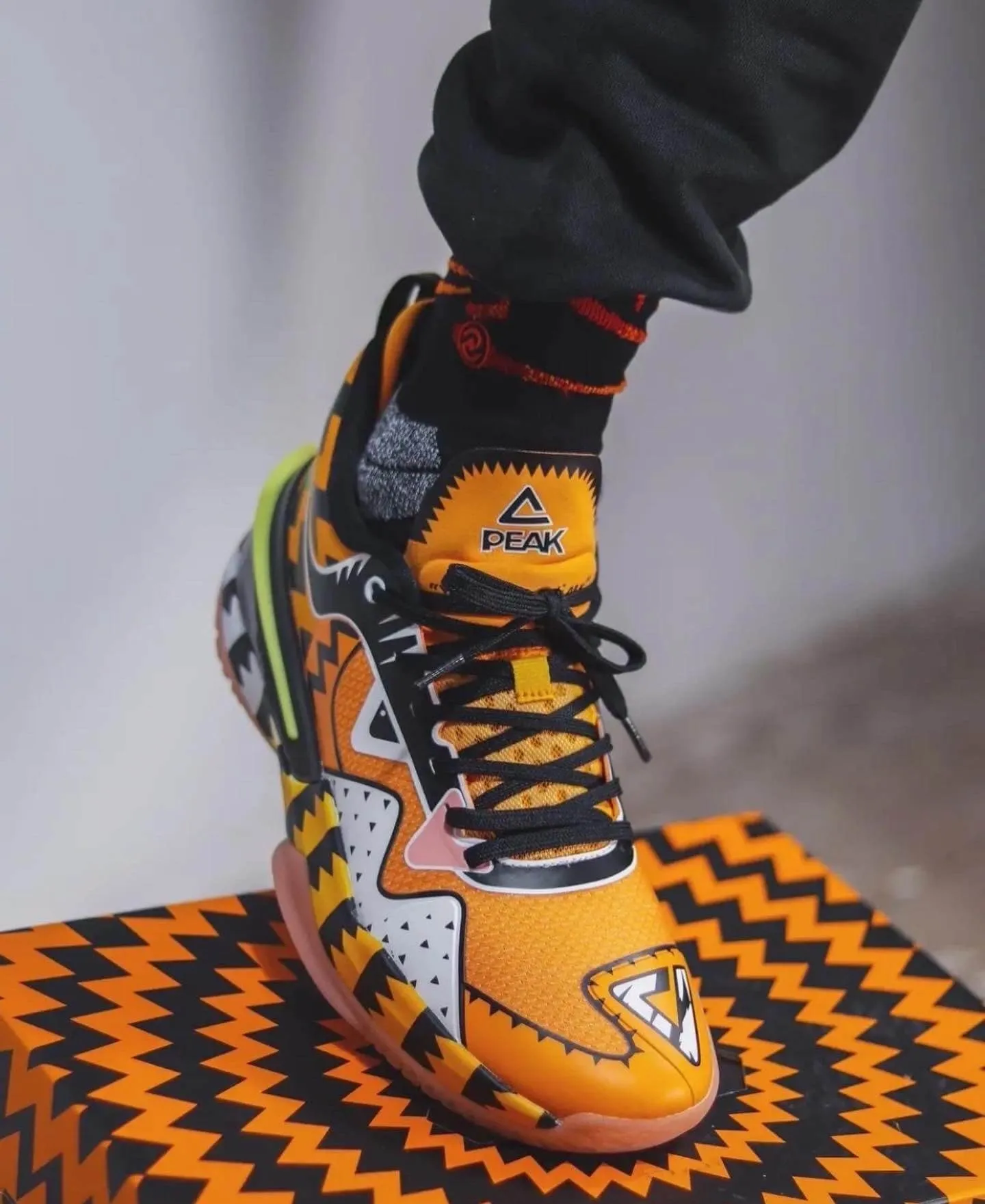Basketbalové tenisky Peak Basketball Match Shoes Year Of The Tiger Limited Edition Flash 3 Mango Yellow