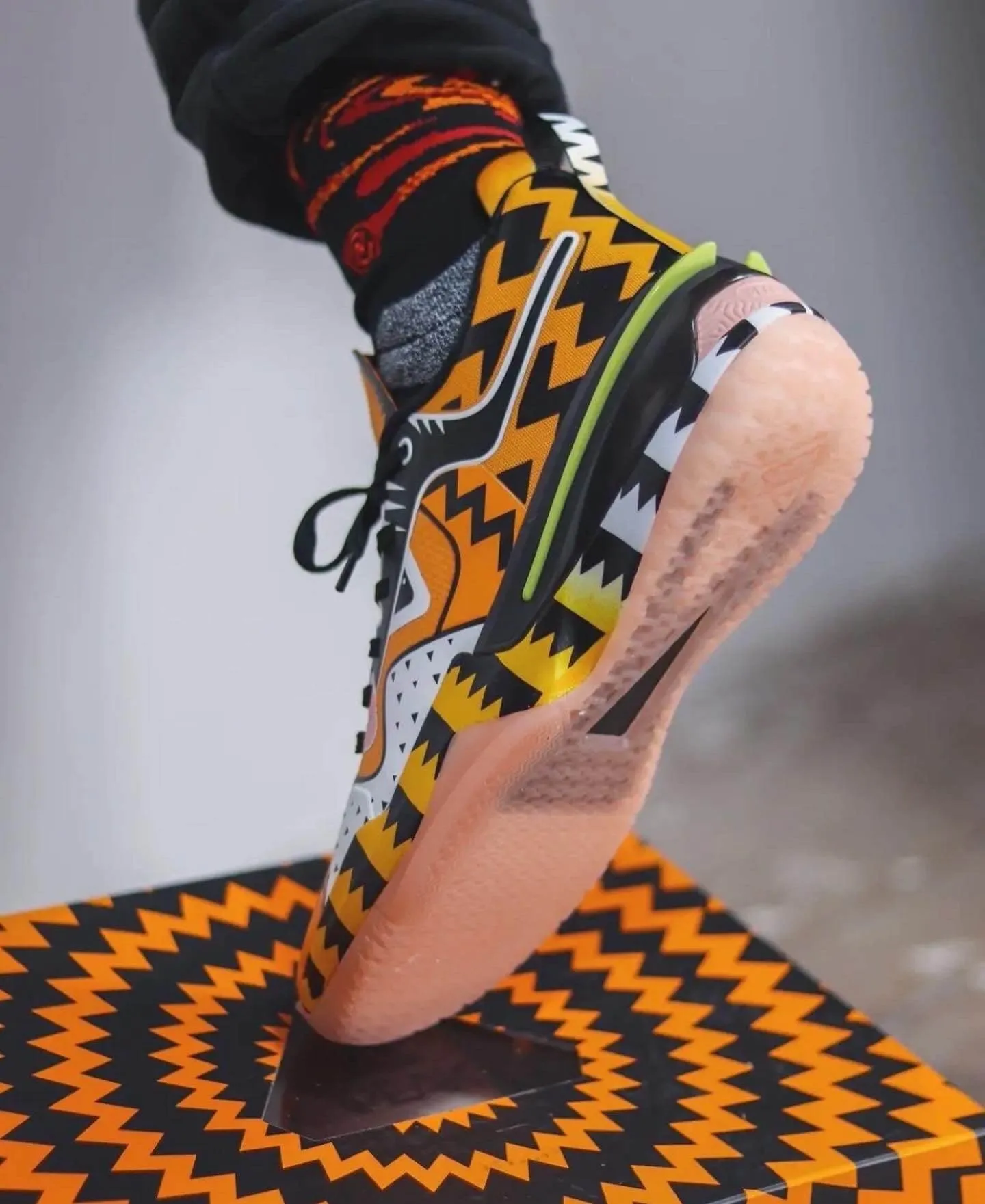 Basketbalové tenisky Peak Basketball Match Shoes Year Of The Tiger Limited Edition Flash 3 Mango Yellow