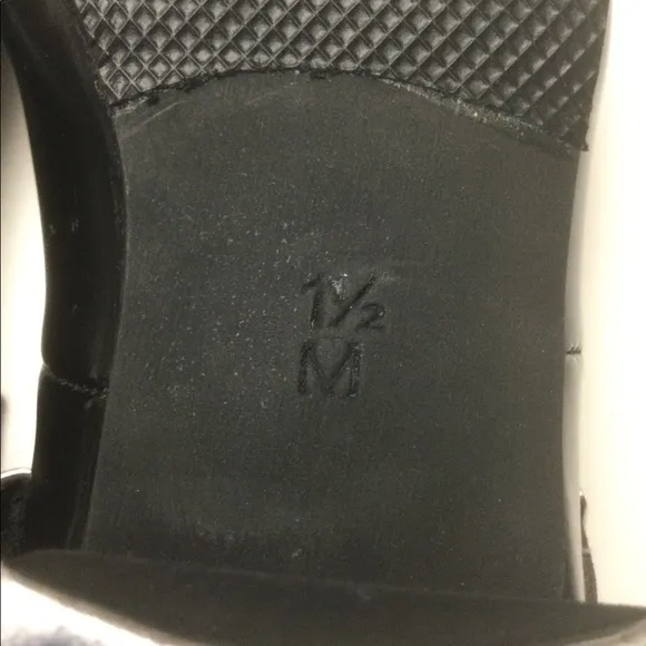 BLOCH - YOUNG GIRLS - SIZE 1.5 - BLACK - MARY JANE - TAP DANCE SHOES