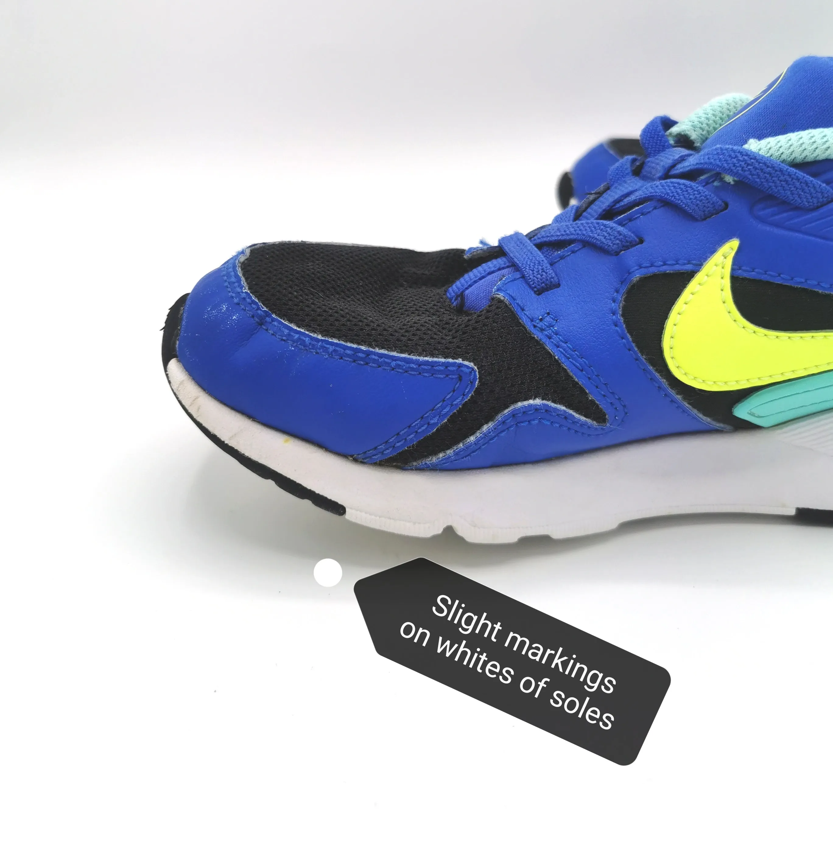 BOY SIZE 2 YOUTH - NIKE, Running Shoes, Stretch Laces VGUC B2