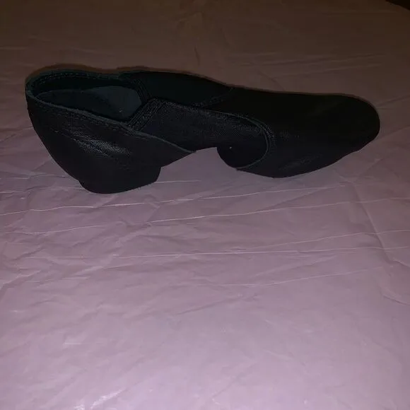 Capezio Jazz Shoes. Black. Size 5.5 M