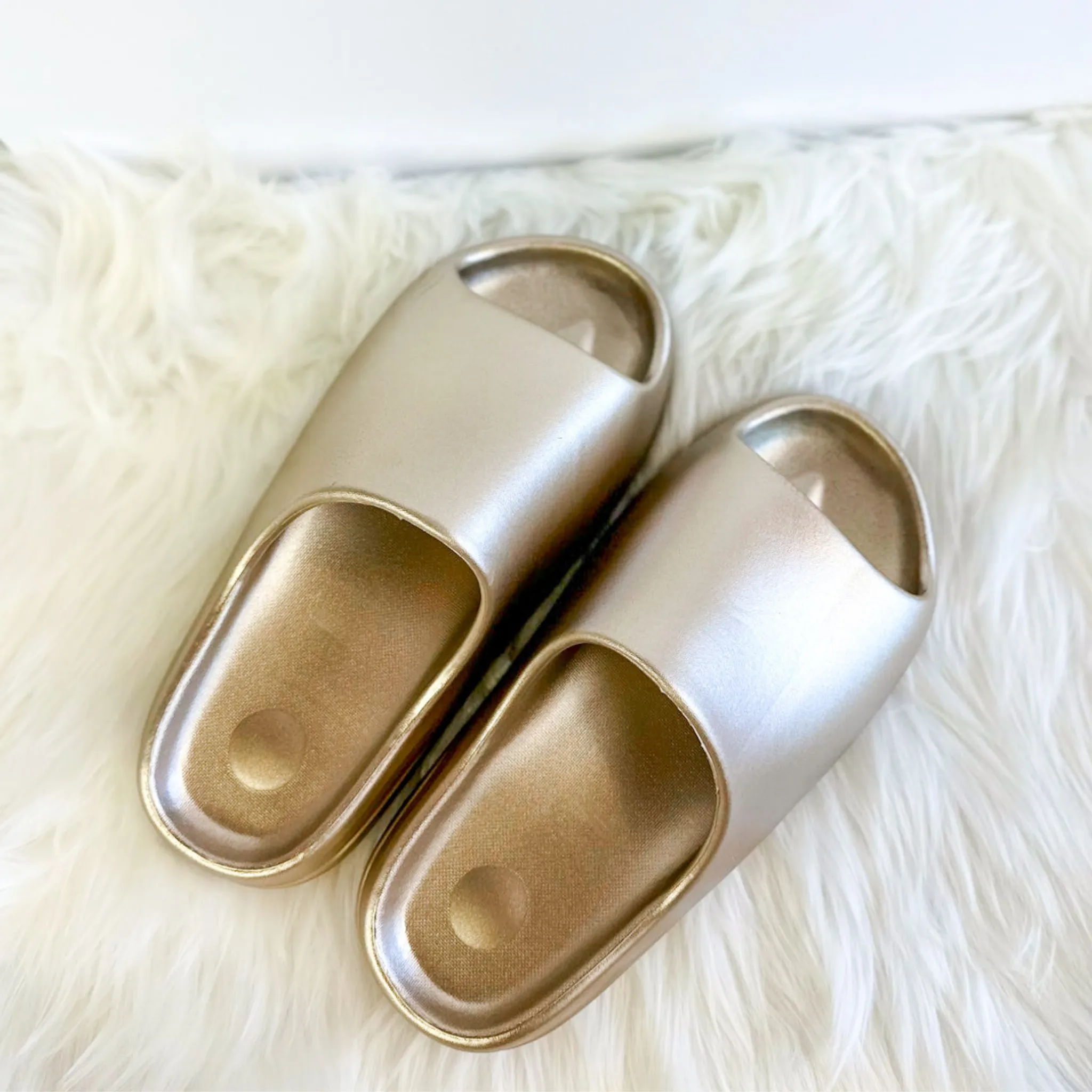 CHAMPAGNE CLOUD SLIDES