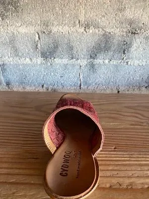 Cydwoq Asia Sandals