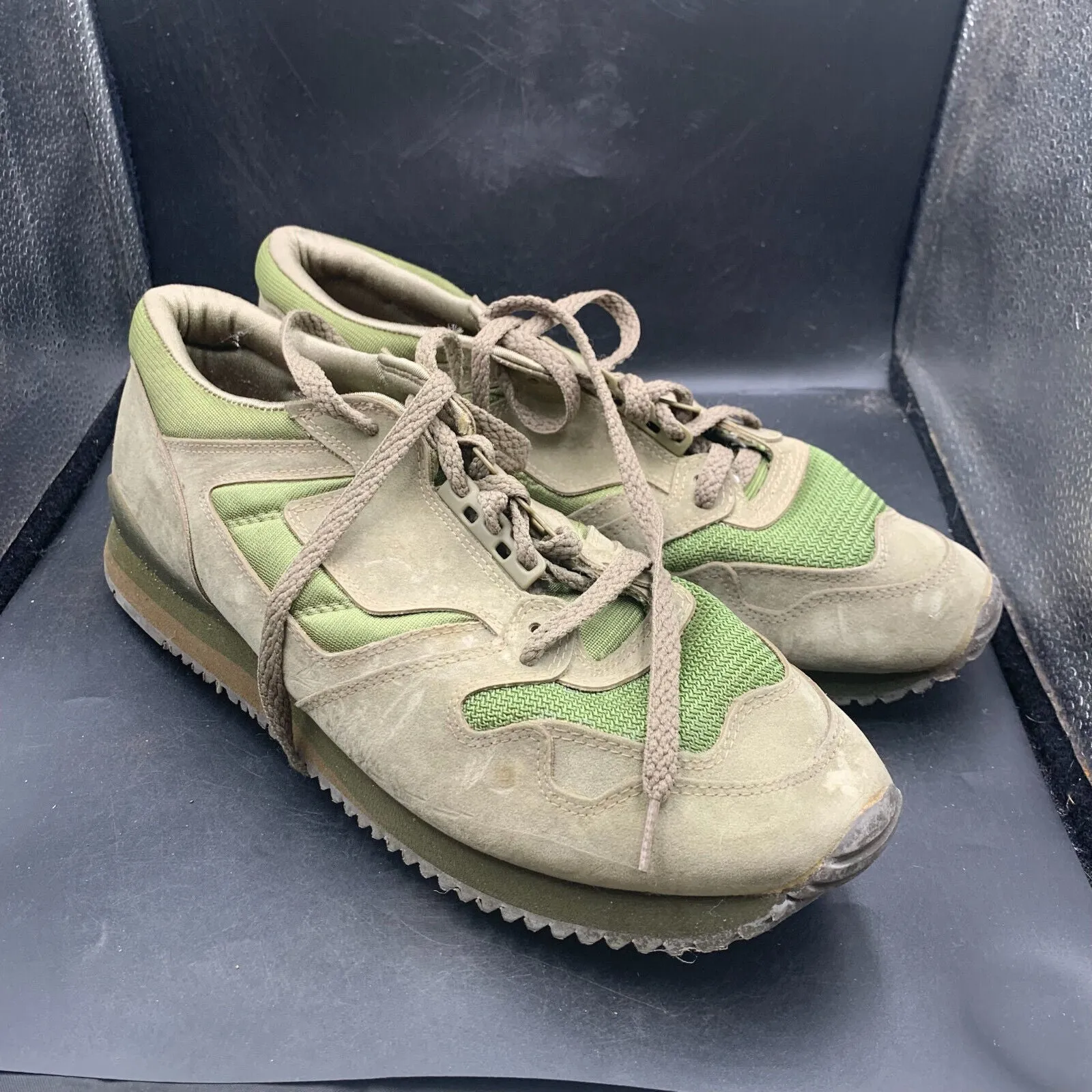 Genuine British Army Green PT Running Shoes Gym Trainers - Size UK 10 - EU 45