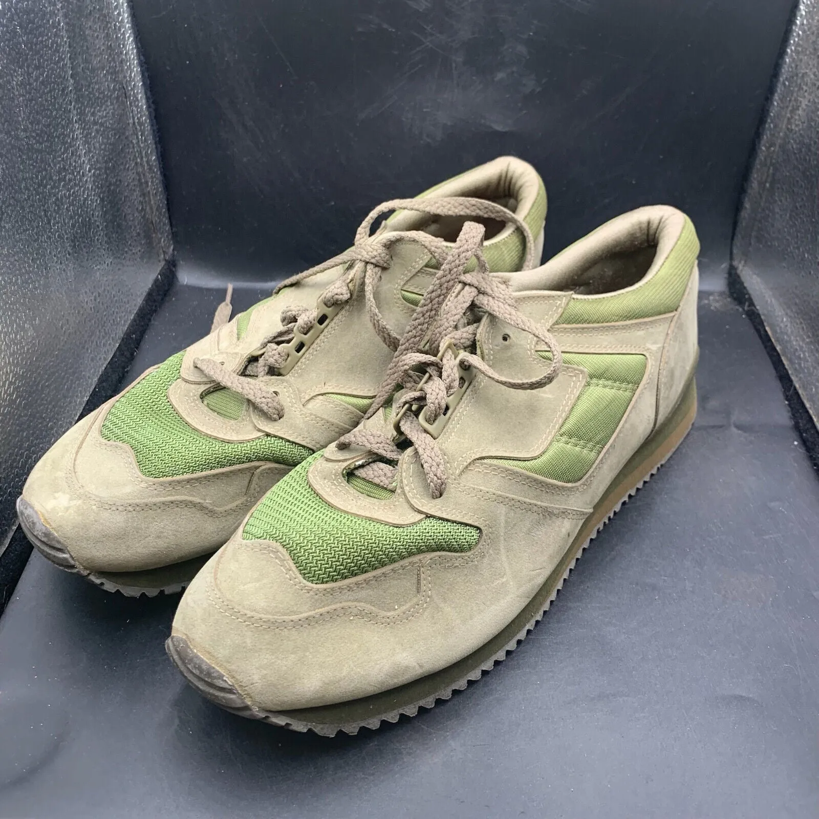 Genuine British Army Green PT Running Shoes Gym Trainers - Size UK 10 - EU 45