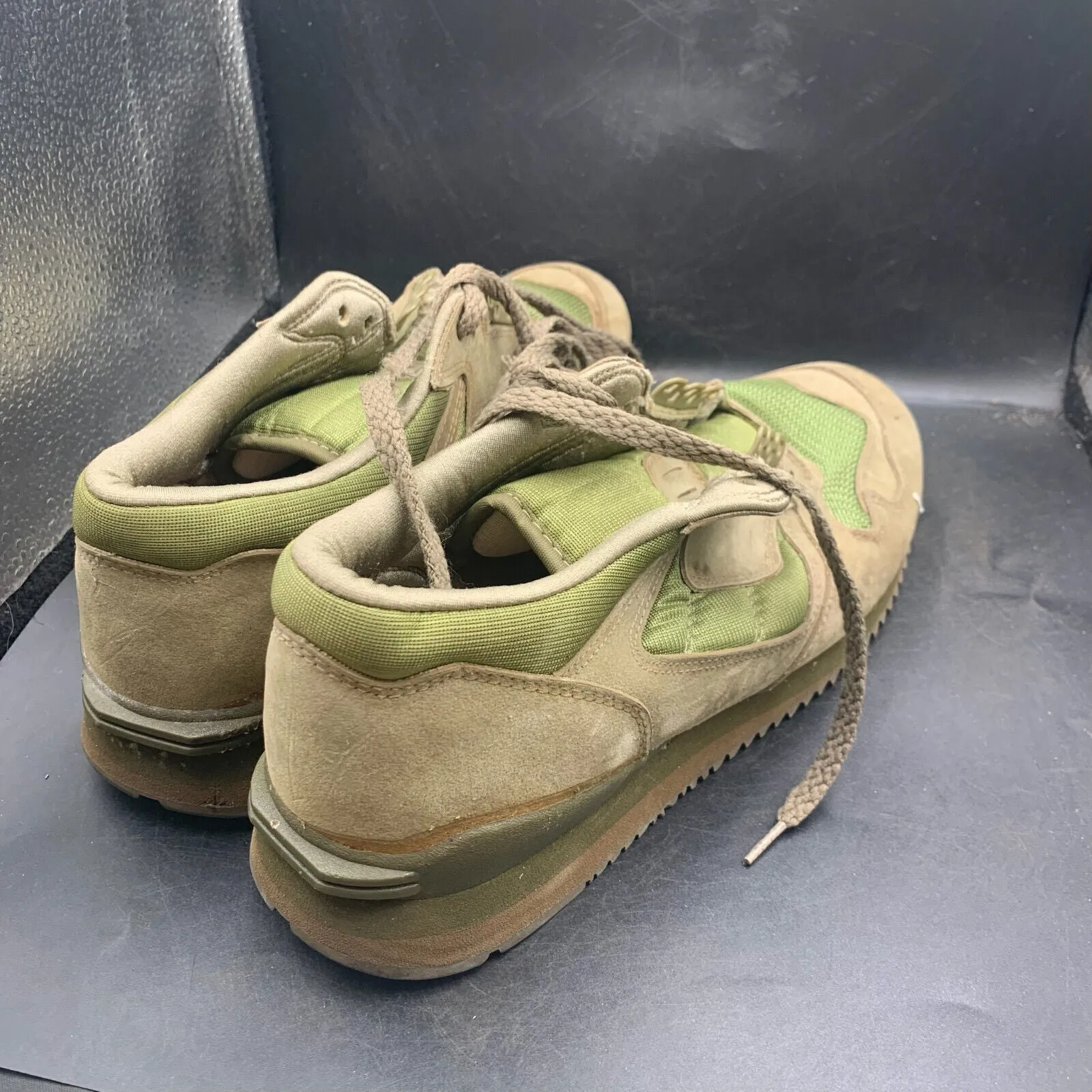 Genuine British Army Green PT Running Shoes Gym Trainers - Size UK 8 - EU 42
