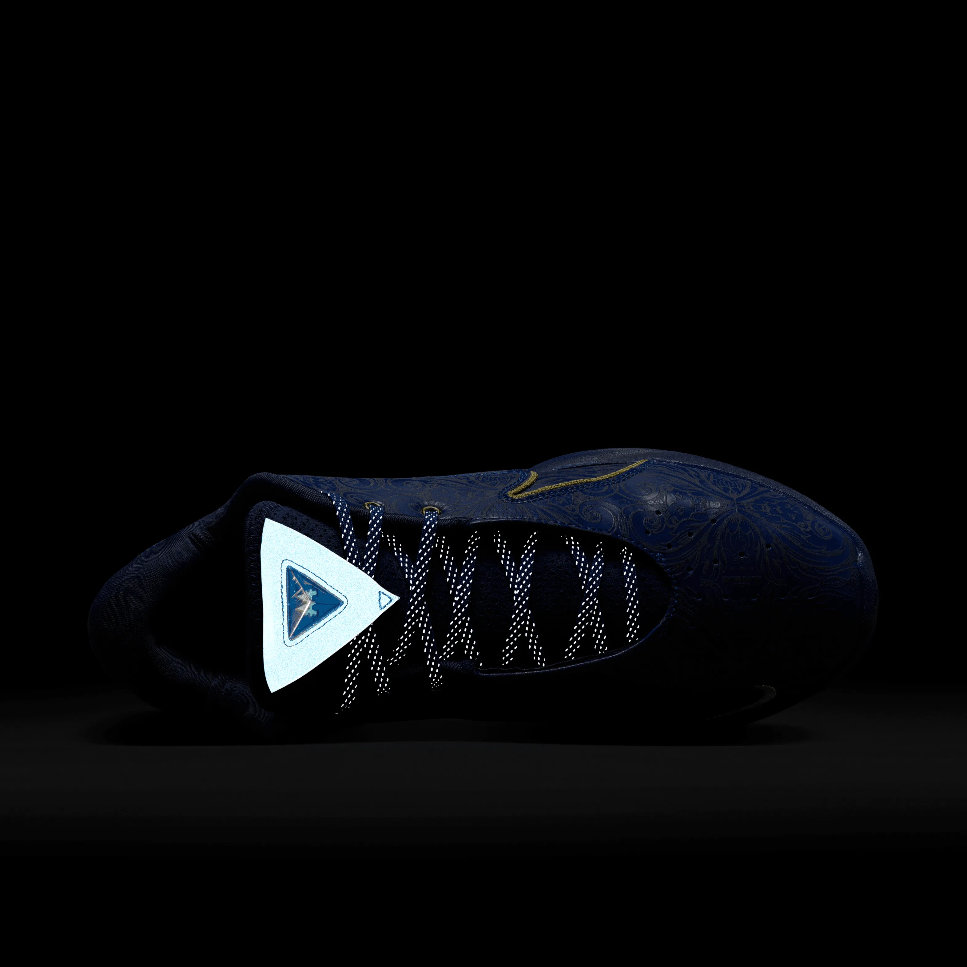 Men's LeBron XXII "Token"