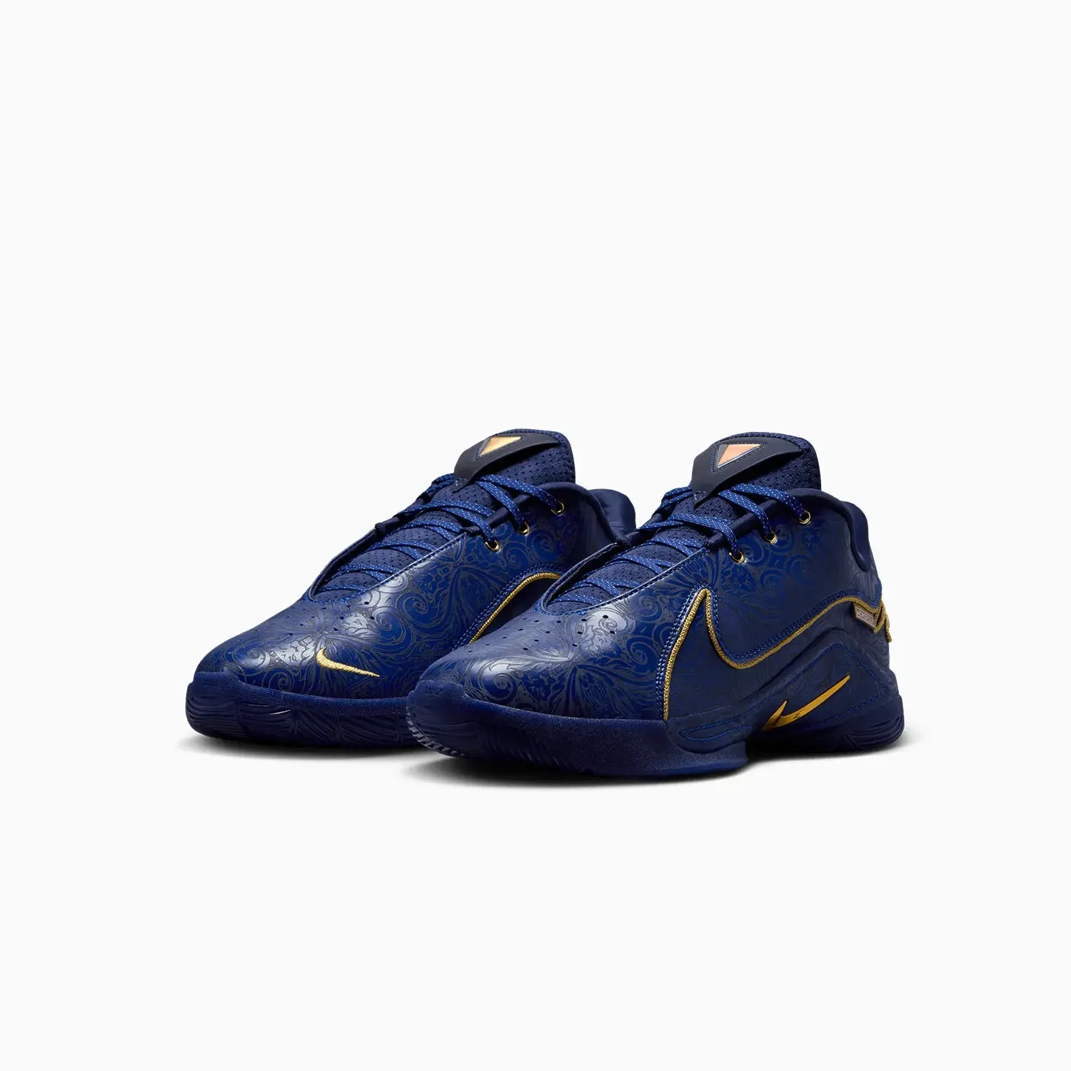Men's LeBron XXII "Token"