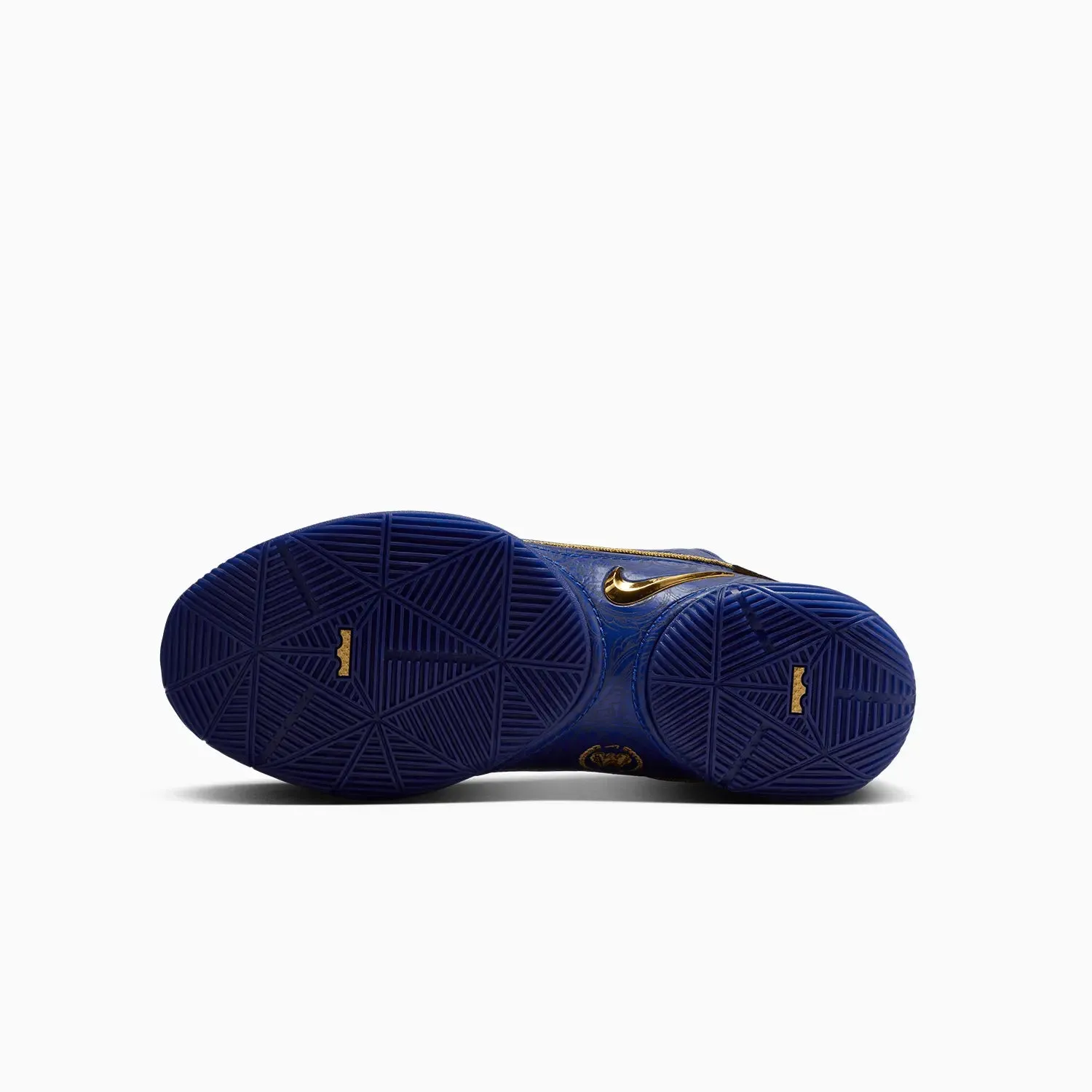 Men's LeBron XXII "Token"