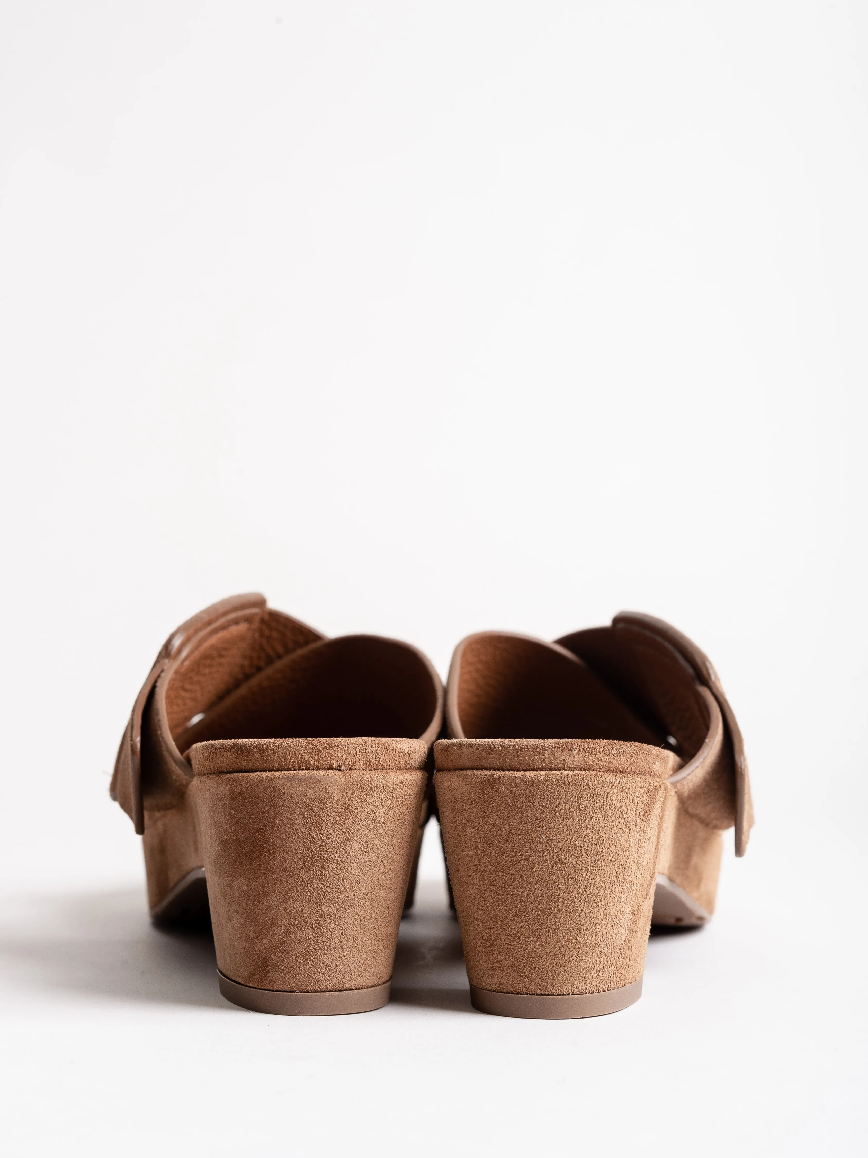 nanette heel - hazelnut castoro