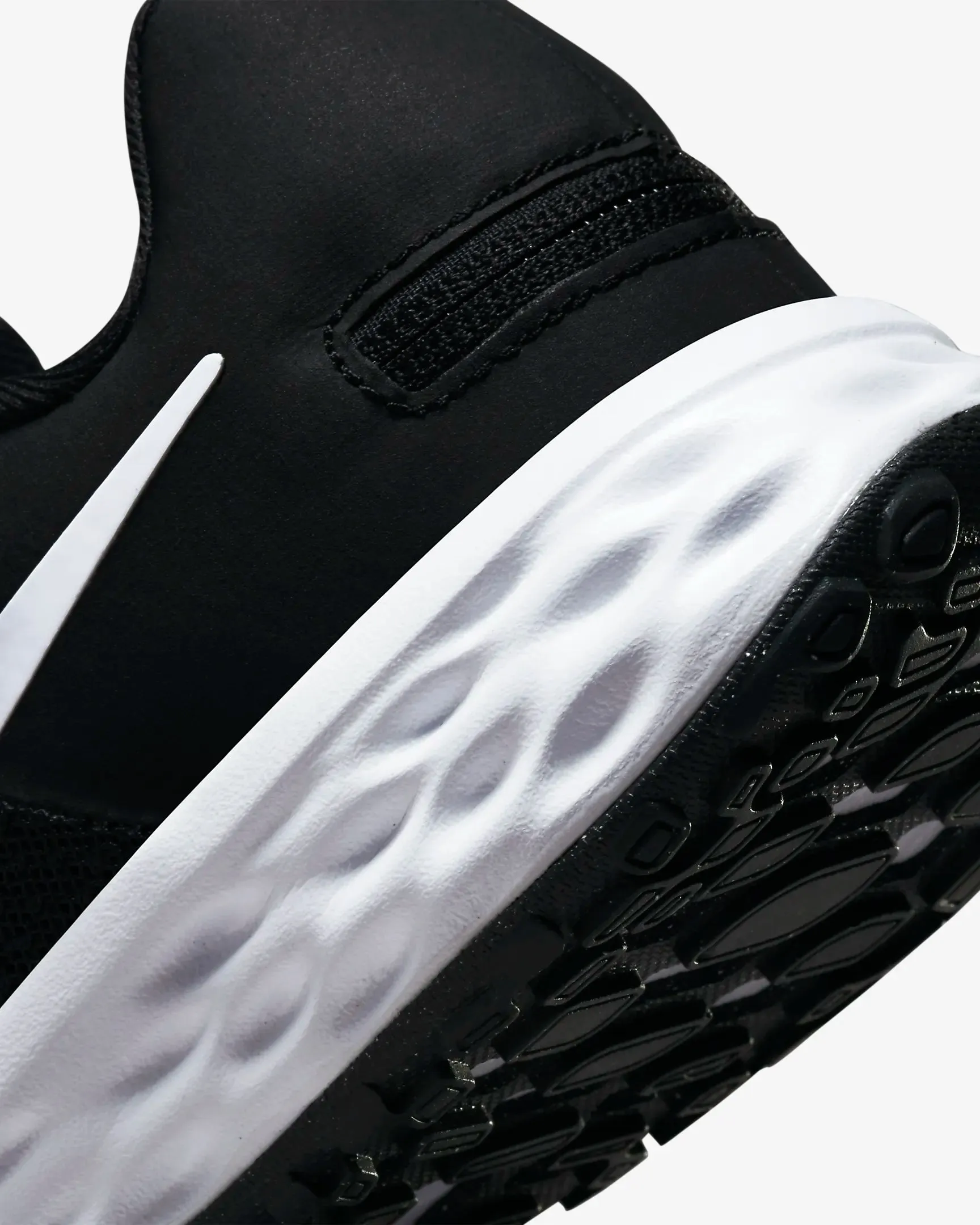 Nike Revolution 6 FlyEase J