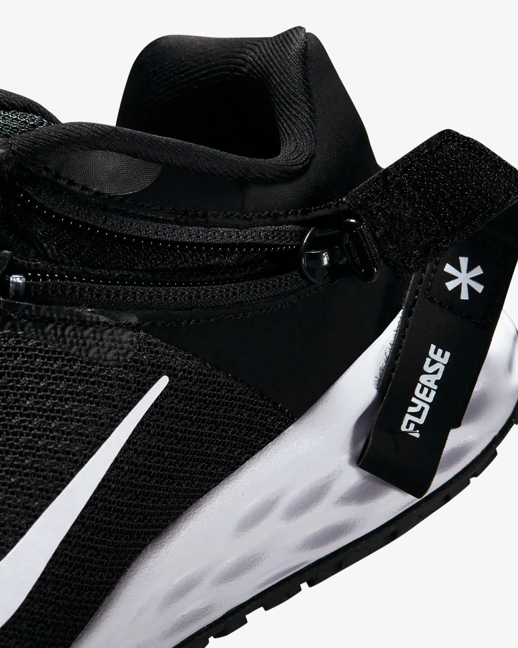 Nike Revolution 6 FlyEase J