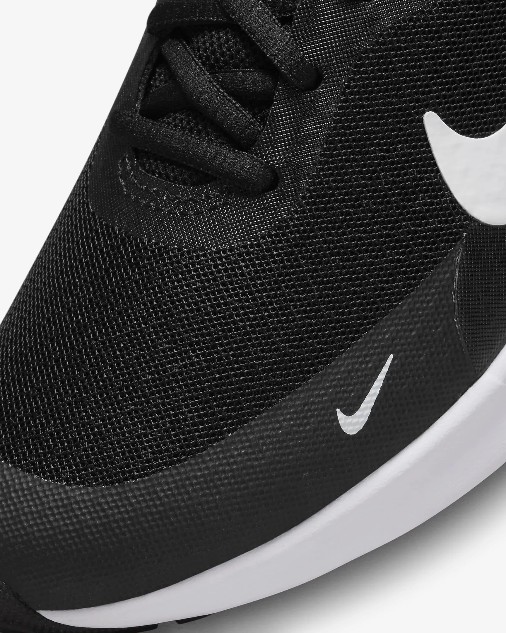 Nike Revolution 7