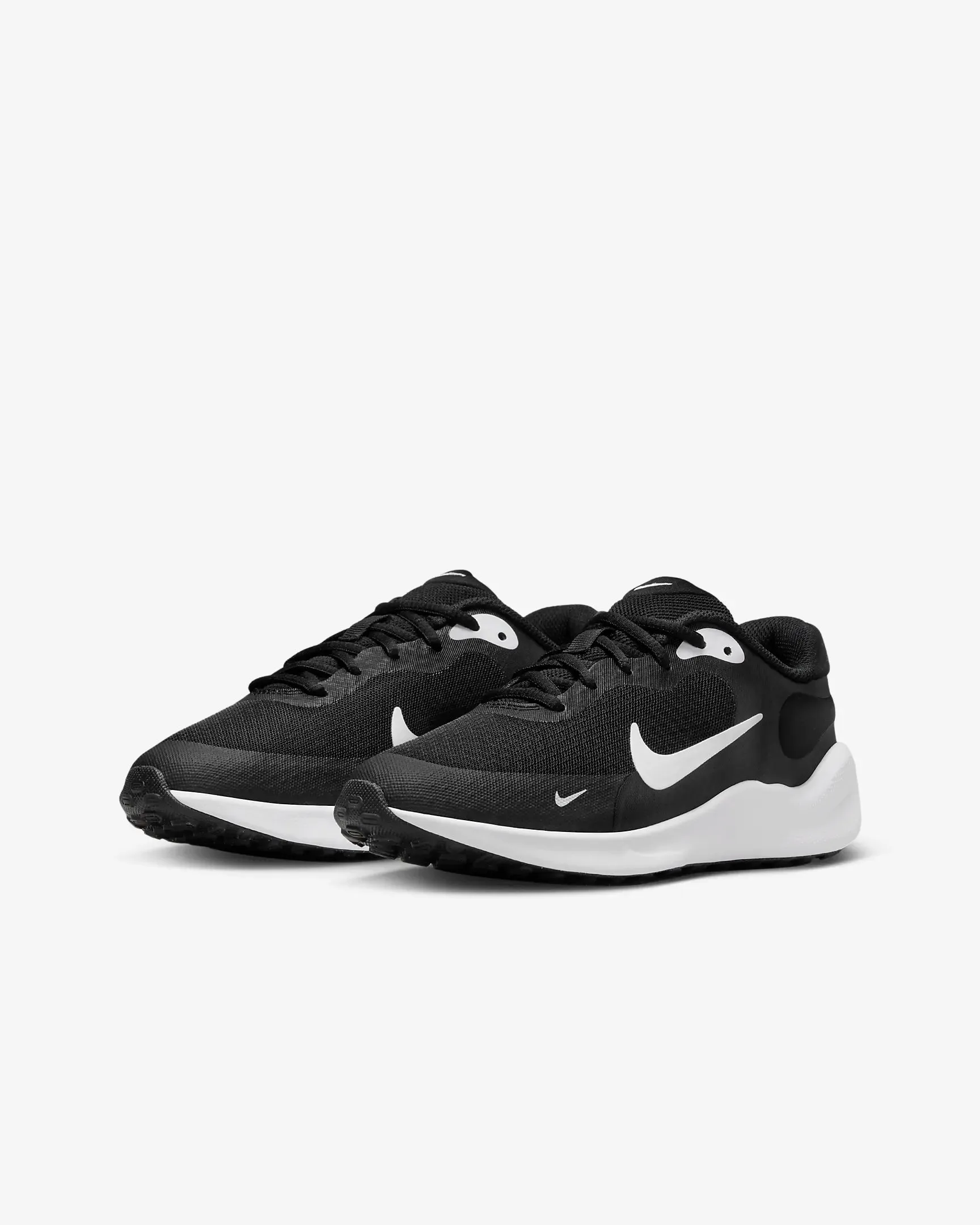 Nike Revolution 7