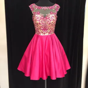 Princess V-neck Sleeveless Appliqued Homecoming Dress