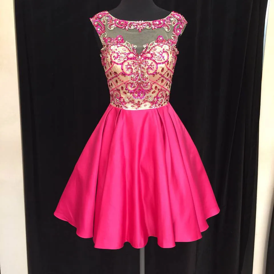 Princess V-neck Sleeveless Appliqued Homecoming Dress