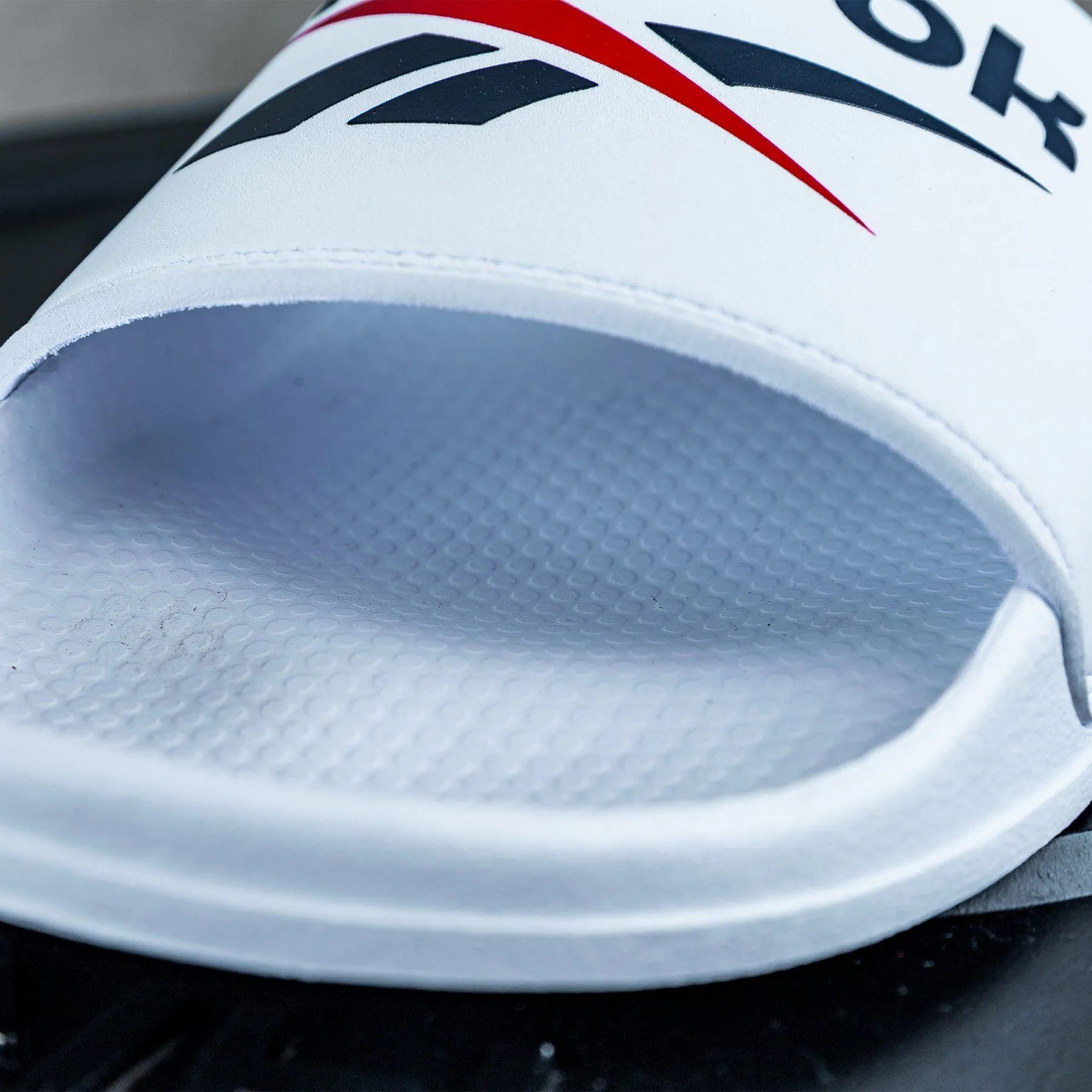 REEBOK - Fulgere Slides - Men's - WHITE/VECTOR NAVY/VECTOR RED