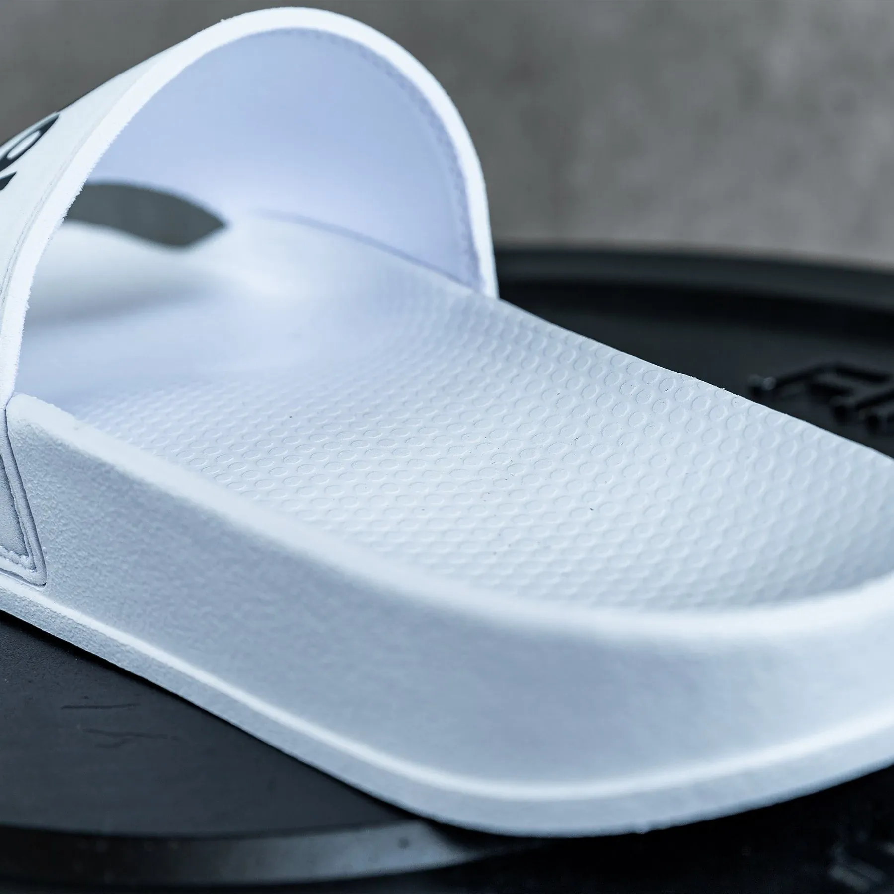 REEBOK - Fulgere Slides - Men's - WHITE/VECTOR NAVY/VECTOR RED