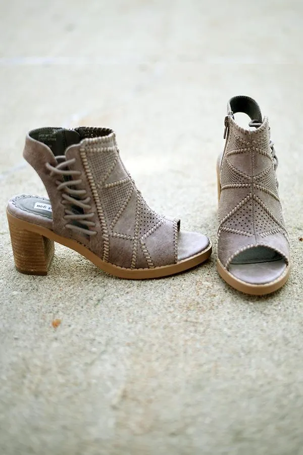 Tracy Grey Wedges - Not Rated