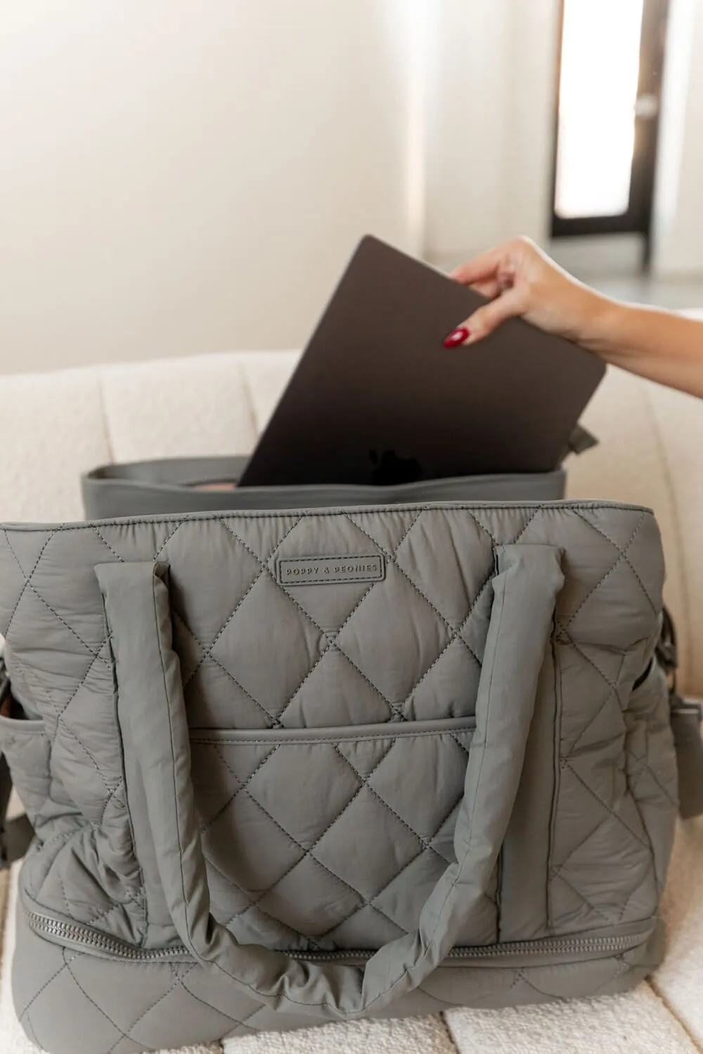 VOYAGER quilted grey