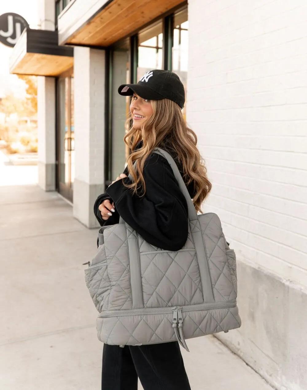 VOYAGER quilted grey